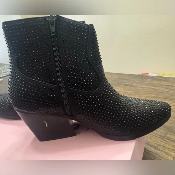 Soda Black Ankle Boots with Textured Upper and Side Zipper - Picture 5 of 5